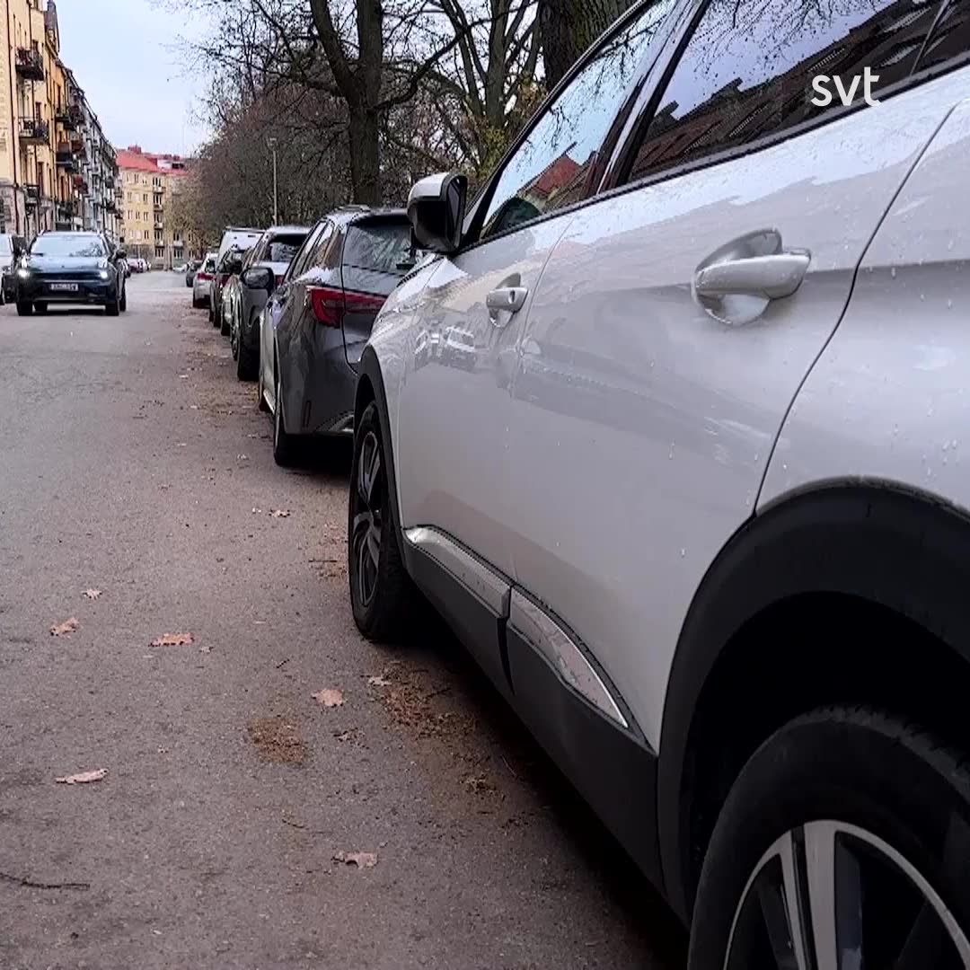Hög parkeringsavgift gör det dyrt att stå parkerad en arbetsdag